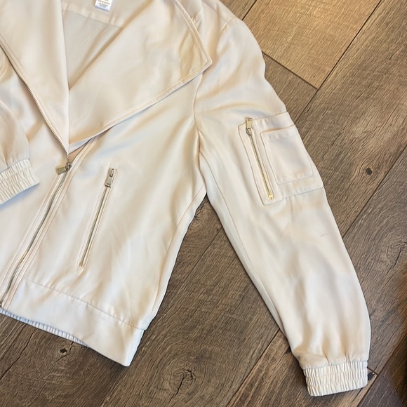 Pink Cache jacket - Picture 3 of 4